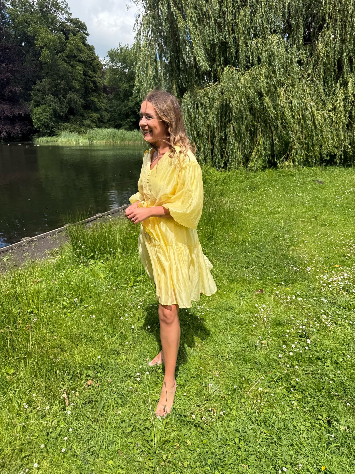 Geel zomers kleedje