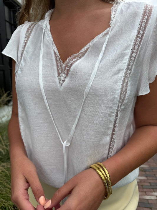 Romantische witte blouse met ruches