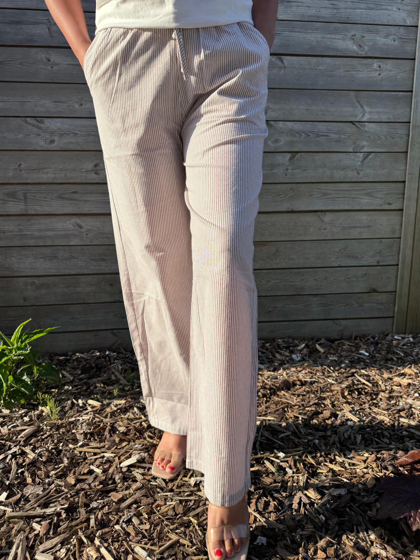 Beige gestreepte broek mama