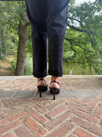 Zwarte pump strikje