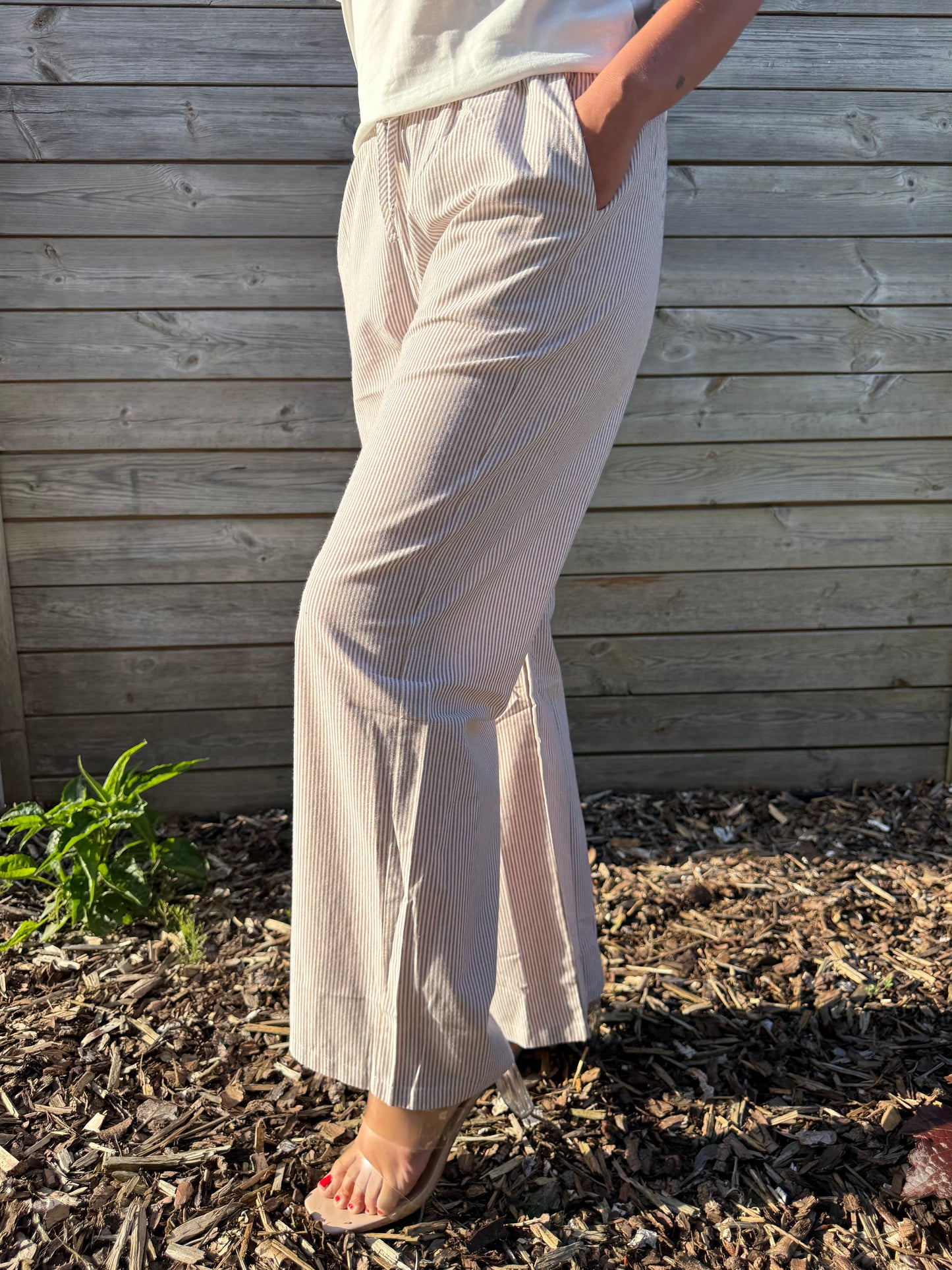 Beige gestreepte broek mama