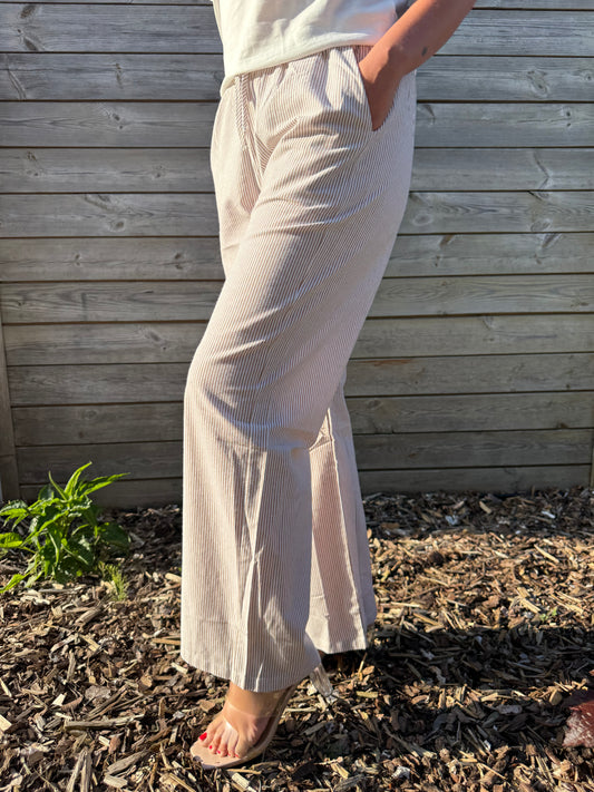 Beige gestreepte broek mama