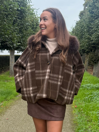 Korte mantel faux fur kraag choco
