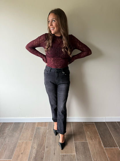 Lace top bordeaux