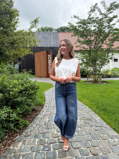 Wit T-shirtje met gouden details
